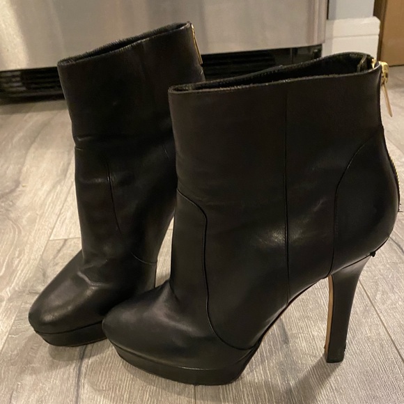 Jimmy Choo ‘Dyers’ Leather Boots - Picture 1 of 10